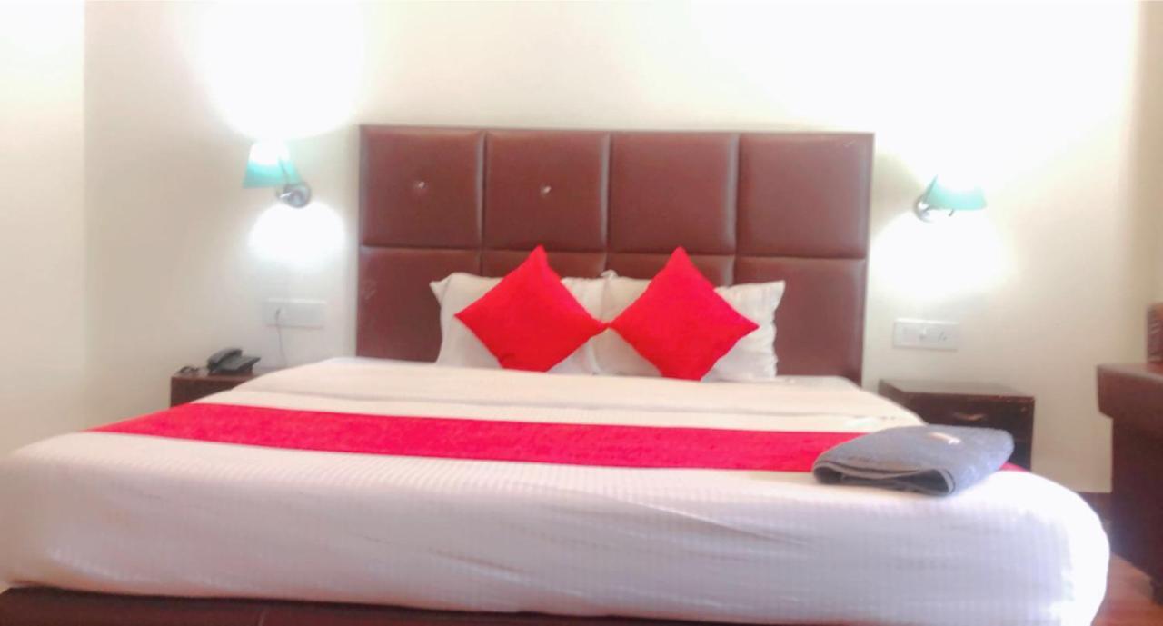 Hotel Hadimba - In City Center Манали Экстерьер фото