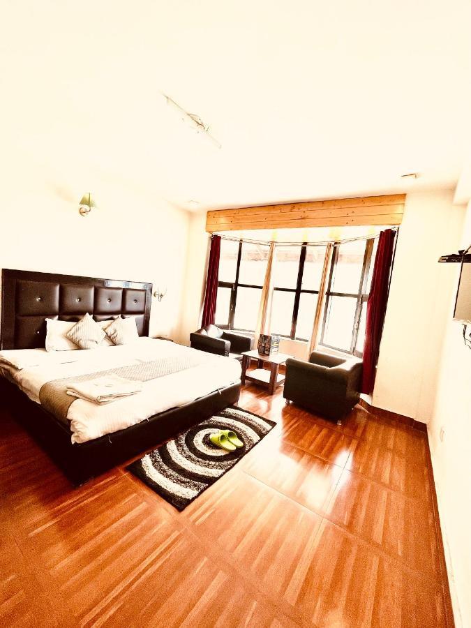 Hotel Hadimba - In City Center Манали Экстерьер фото