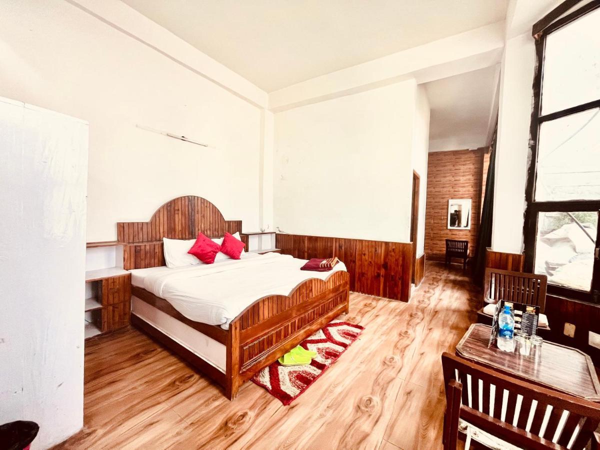 Hotel Hadimba - In City Center Манали Экстерьер фото